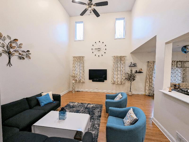 Itasca Townhome: 394 E Tall Oaks Ln