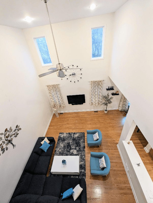 Itasca Townhome: 394 E Tall Oaks Ln