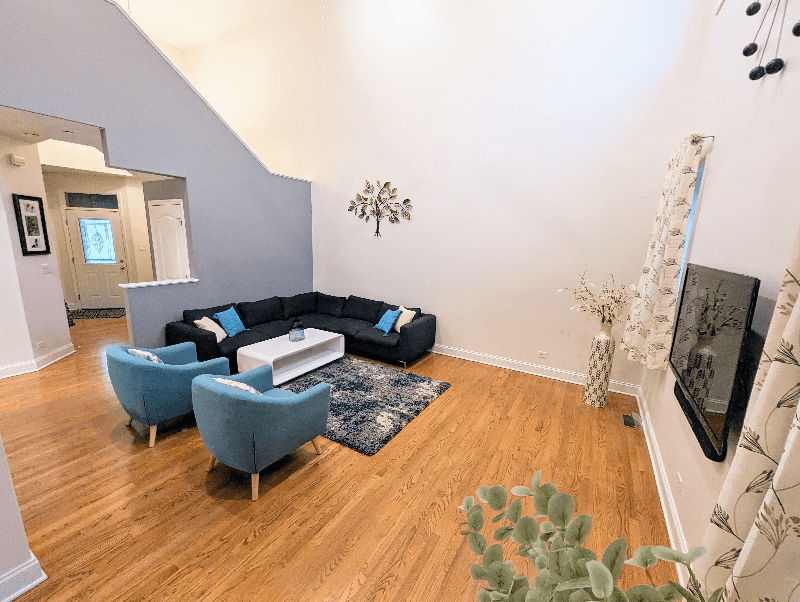 Itasca Townhome: 394 E Tall Oaks Ln