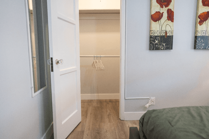 North Hollywood House: 10857 Kling St,