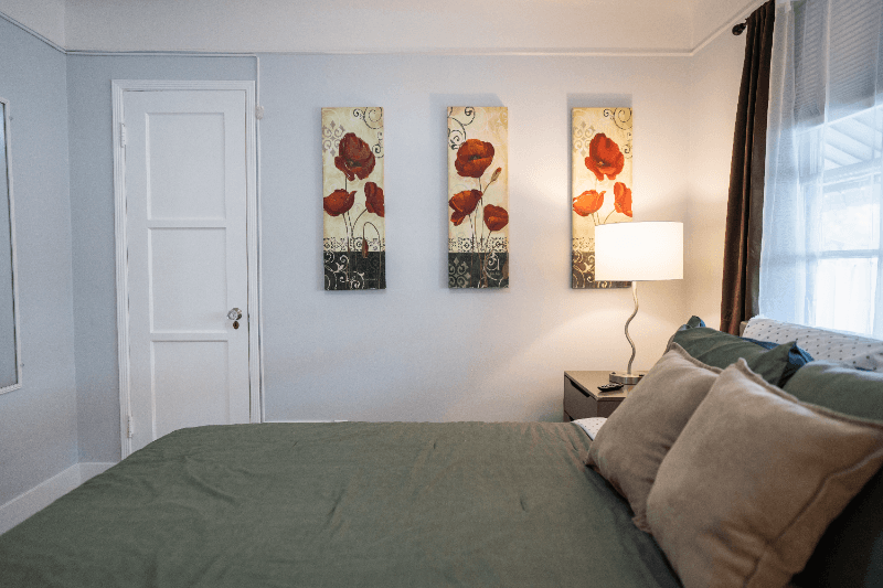 North Hollywood House: 10857 Kling St,