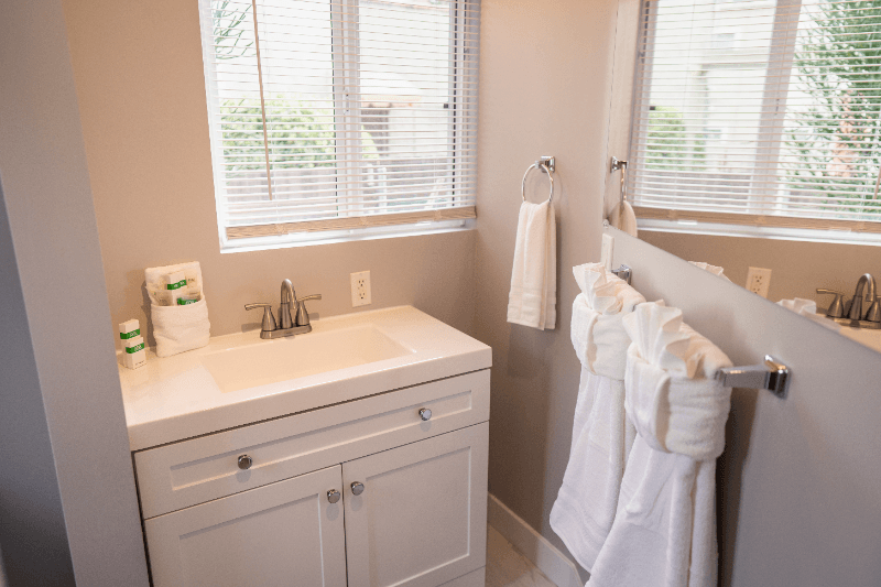 North Hollywood House: 10857 Kling St,
