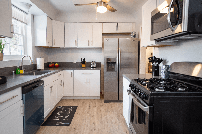 North Hollywood House: 10857 Kling St,
