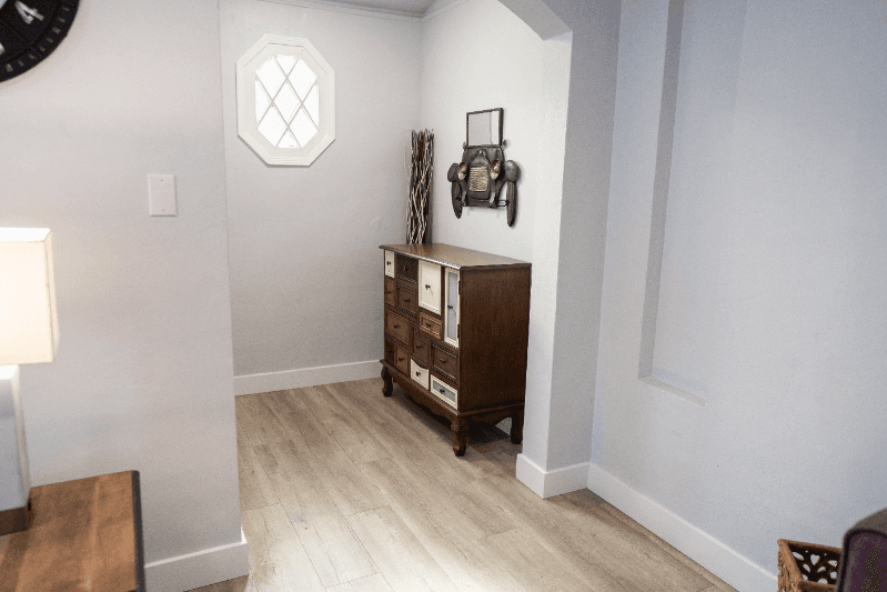North Hollywood House: 10857 Kling St,