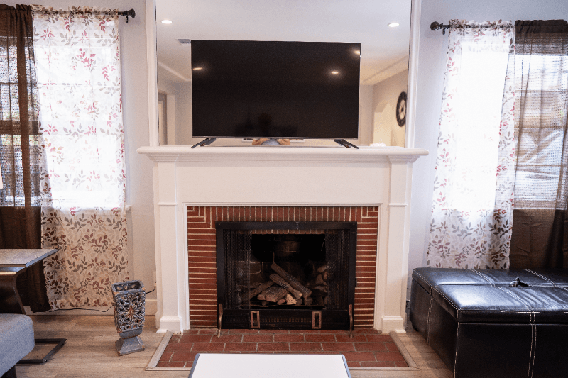 North Hollywood House: 10857 Kling St,