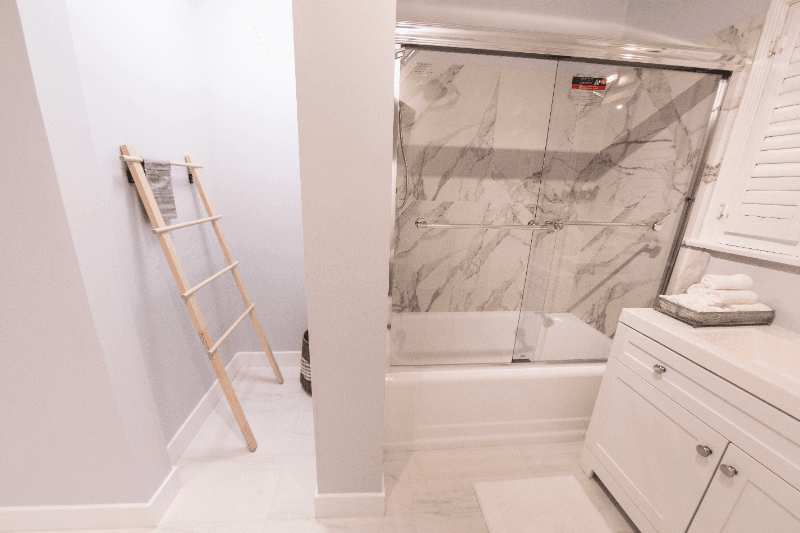 North Hollywood House: 10857 Kling St,