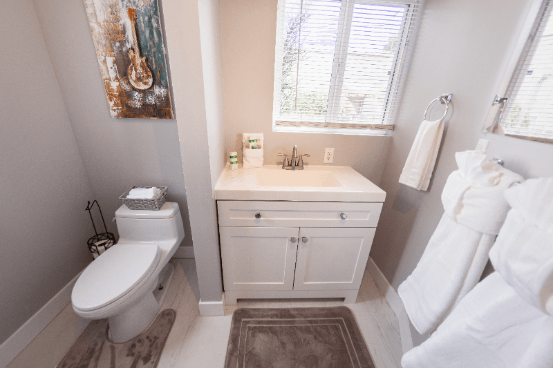 North Hollywood House: 10857 Kling St,