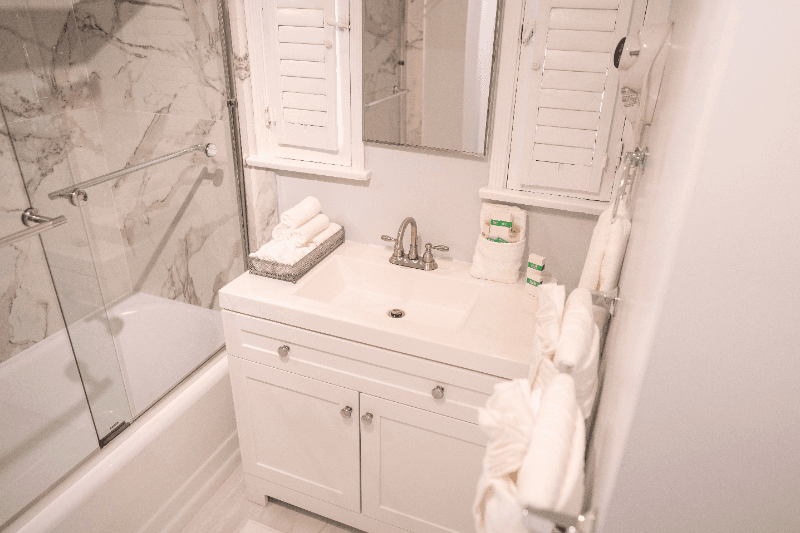 North Hollywood House: 10857 Kling St,