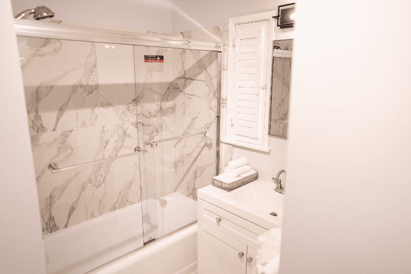 North Hollywood House: 10857 Kling St,