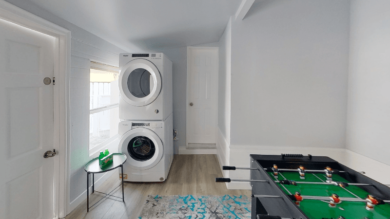 North Hollywood House: 10857 Kling St,