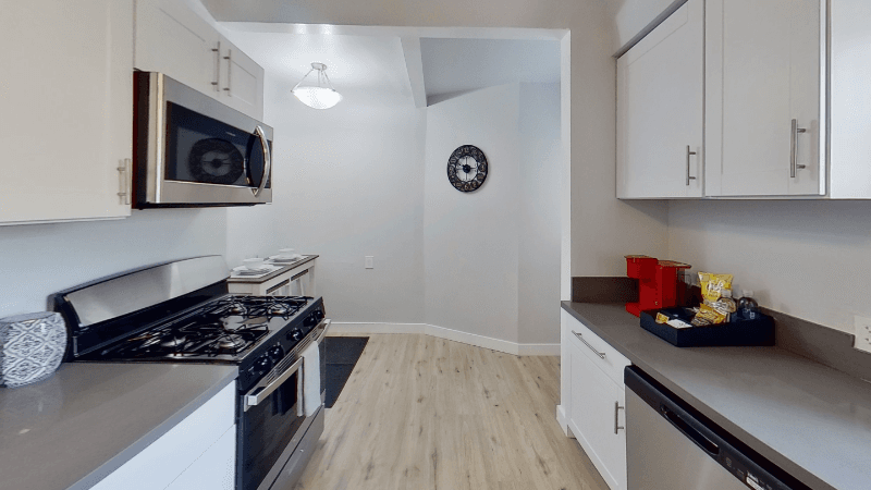 North Hollywood House: 10857 Kling St,
