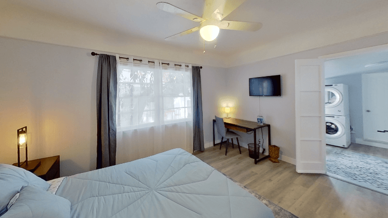 North Hollywood House: 10857 Kling St,