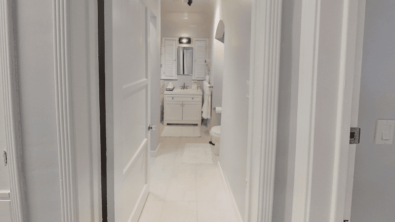 North Hollywood House: 10857 Kling St,