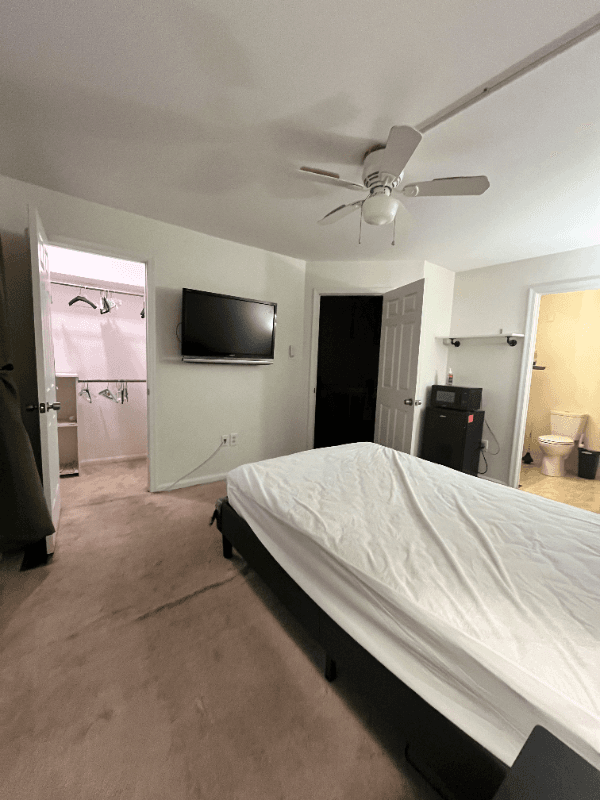 Halethorpe Single Room: 8 Deer Run Court Unit 8A