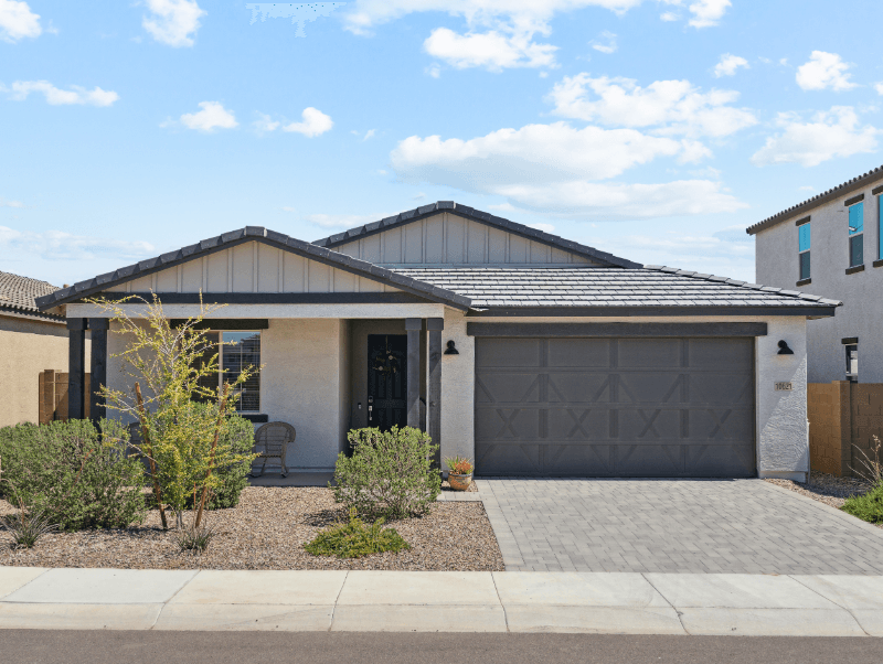 Laveen House: 10621 S 55th Dr