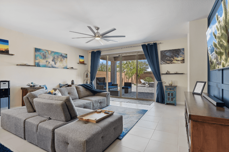 Laveen House: 10621 S 55th Dr