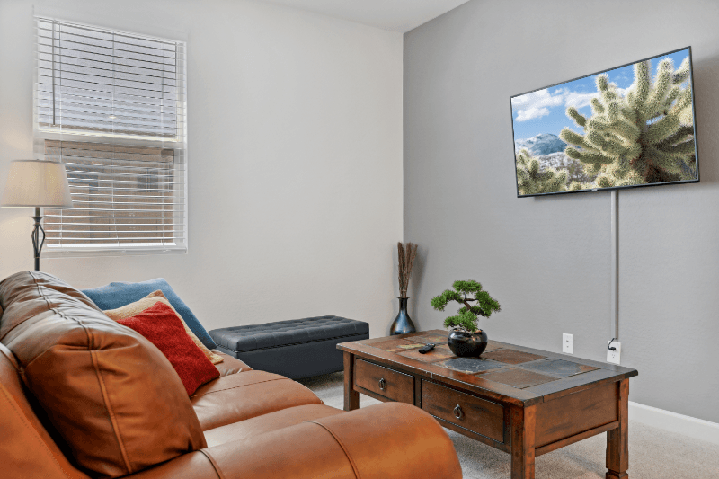 Laveen House: 10621 S 55th Dr
