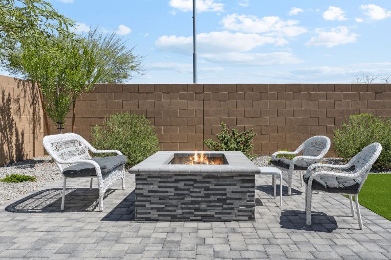 Laveen House: 10621 S 55th Dr