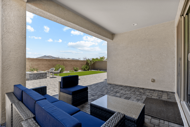 Laveen House: 10621 S 55th Dr