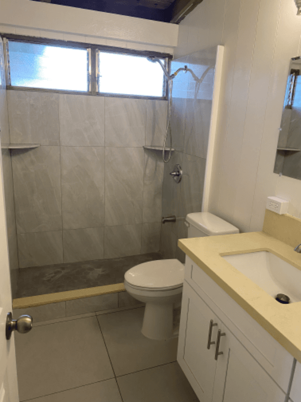 Pearl City House: 2518 Komo Mai Drive