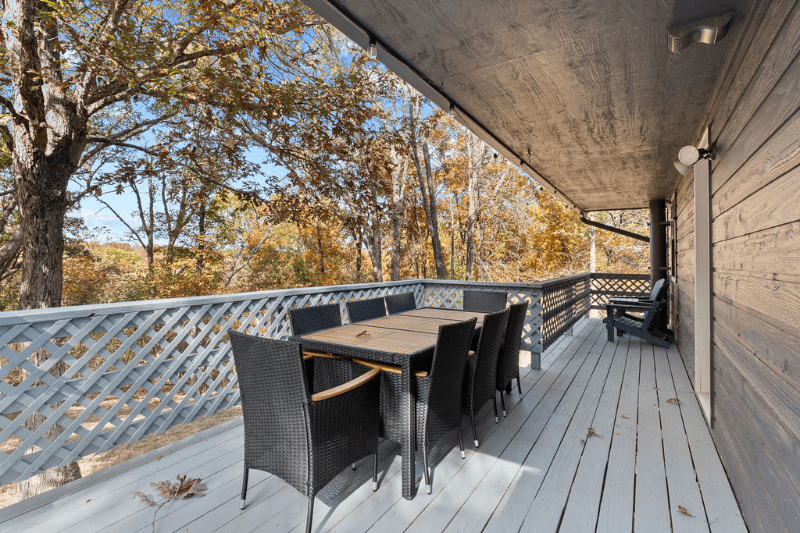 BRANSON House: 430 Lone Pine Rd