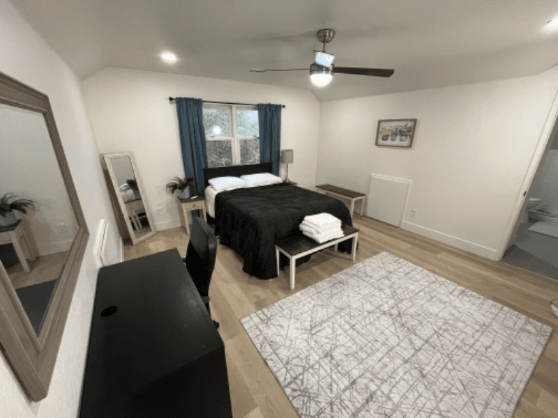 Fair Oaks Single Room: 4059 Ridge St
