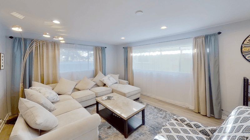 North Hollywood Townhome: 11153 Morrison St