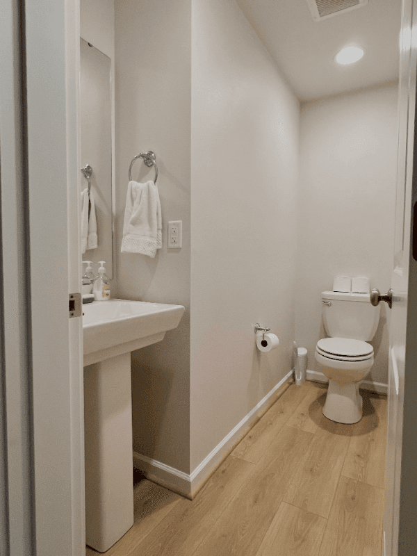 Seattle Single Room: 8230 S 132nd St