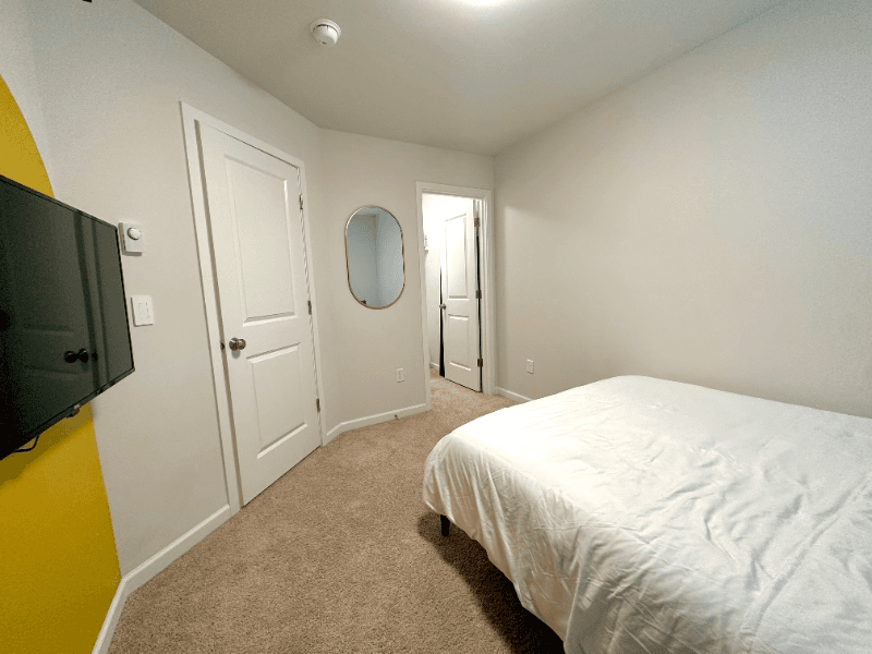 Seattle Single Room: 8230 S 132nd St