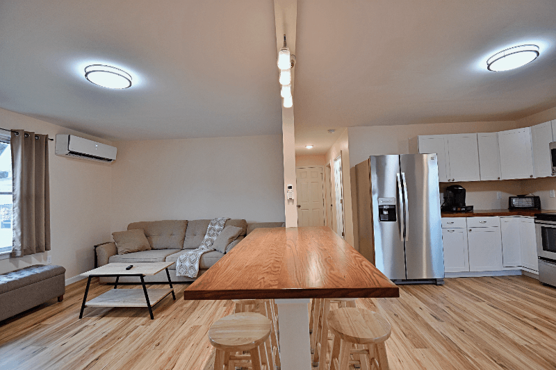 Berlin House: 216 Glen Ave