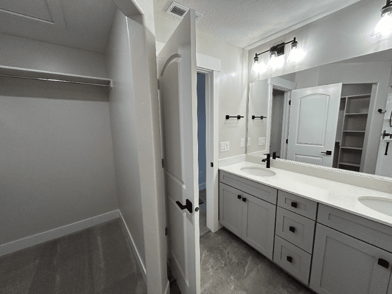 Lehi Single Room: 2054 N 4040 W