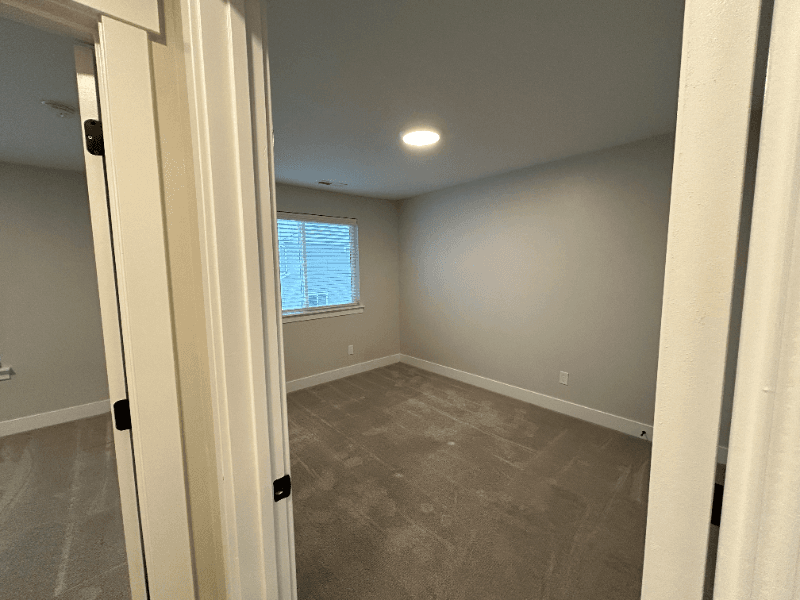 Lehi Single Room: 2054 N 4040 W