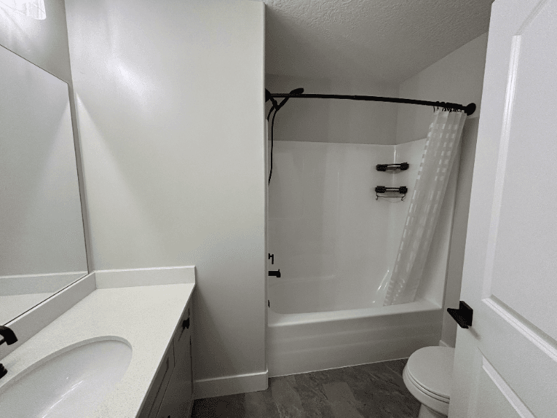 Lehi Single Room: 2054 N 4040 W