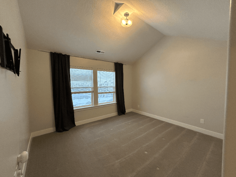 Lehi Single Room: 2054 N 4040 W