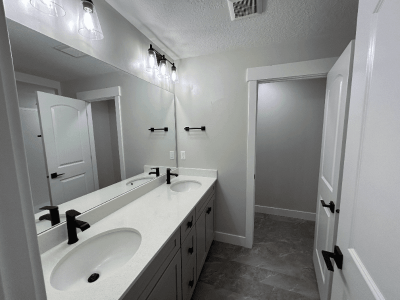 Lehi Single Room: 2054 N 4040 W
