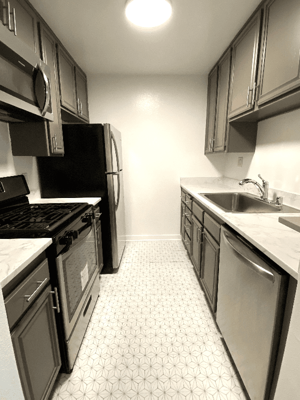 Glendale Apartment: 465 oak st