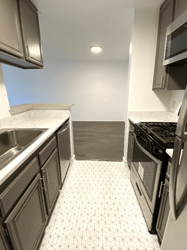 Glendale Apartment: 465 oak st