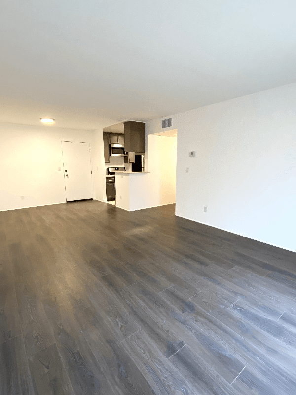 Glendale Apartment: 465 oak st