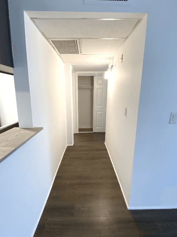 Glendale Apartment: 465 oak st