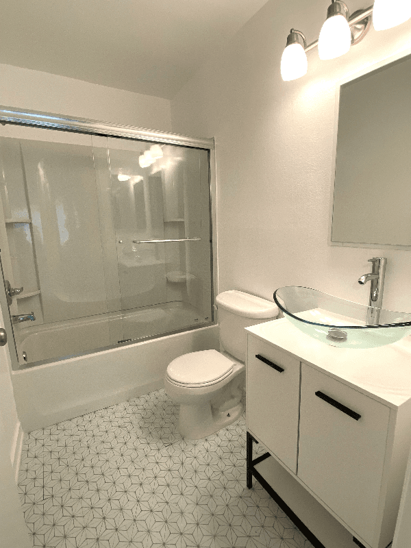 Glendale Apartment: 465 oak st