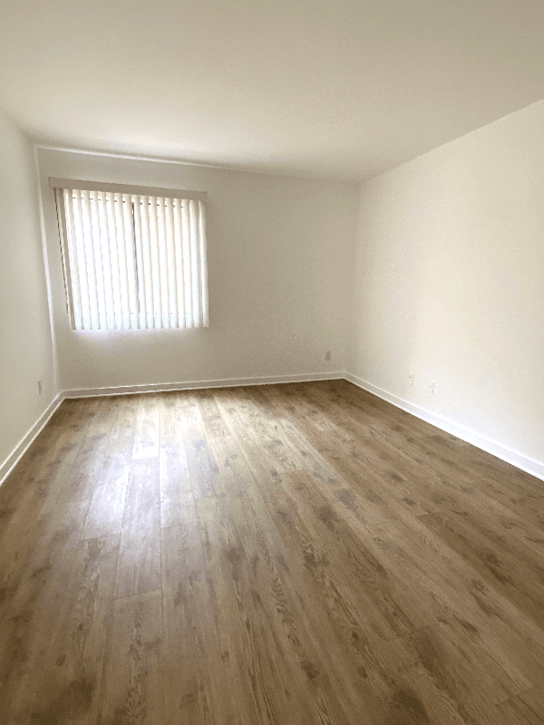 Glendale Apartment: 465 oak st