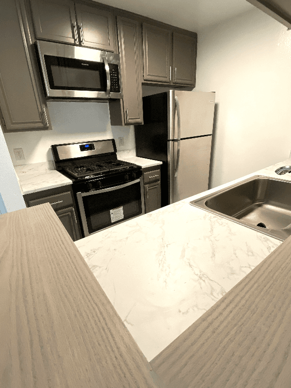 Glendale Apartment: 465 oak st