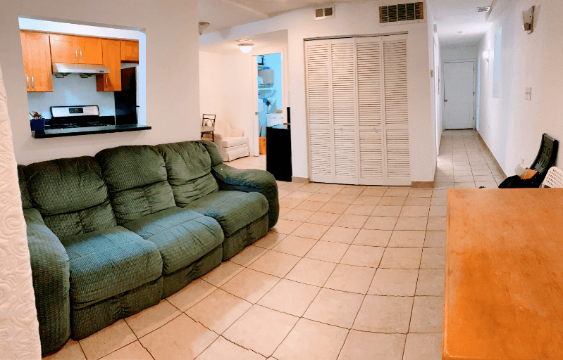 Chicago Apartment: 3434 S Wallace St
