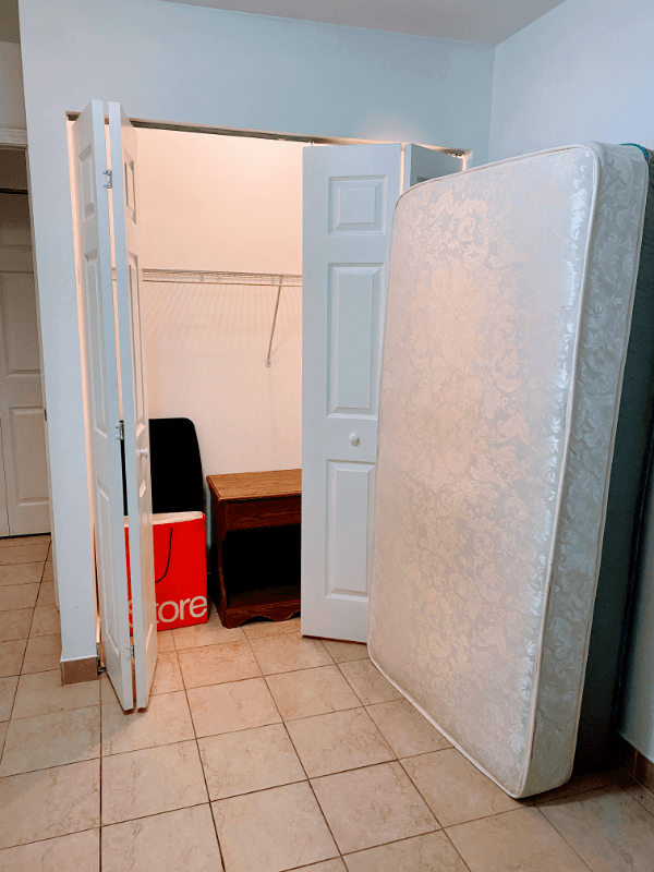 Chicago Apartment: 3434 S Wallace St