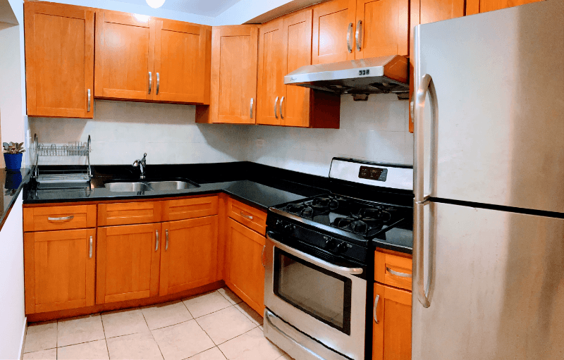 Chicago Apartment: 3434 S Wallace St