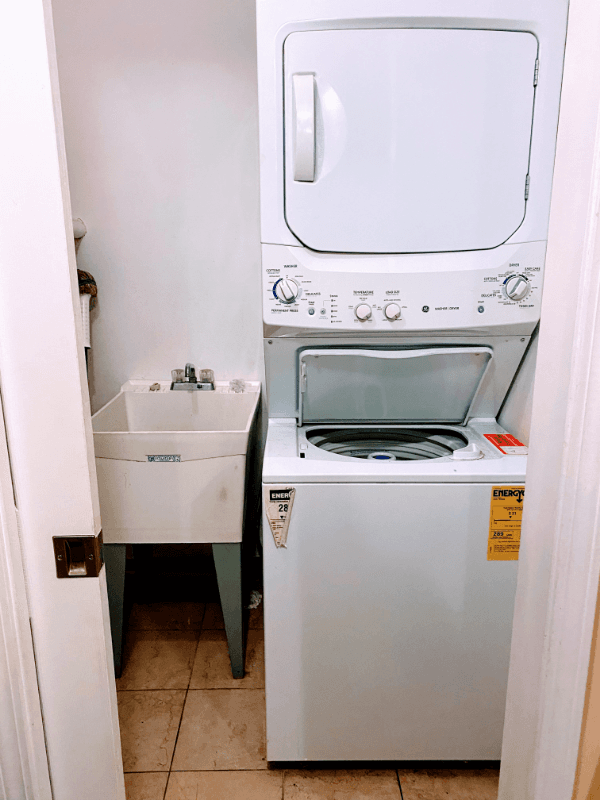 Chicago Apartment: 3434 S Wallace St