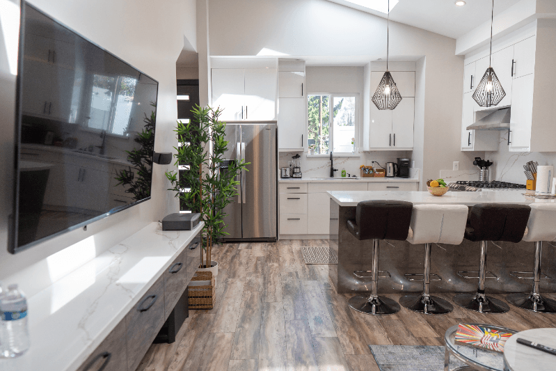 NORTH HOLLYWOOD House: 11750 ERWIN ST