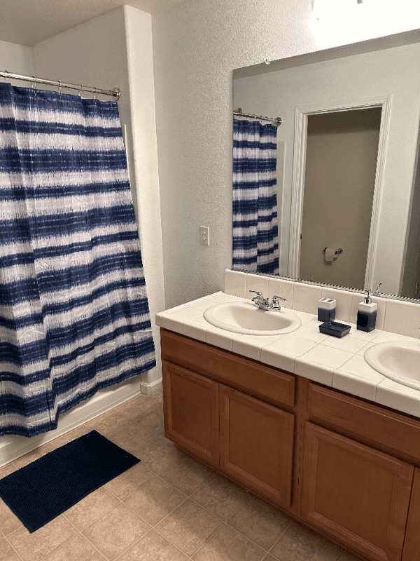 Plumas Lake Single Room: 1335 Meadow Ranch St