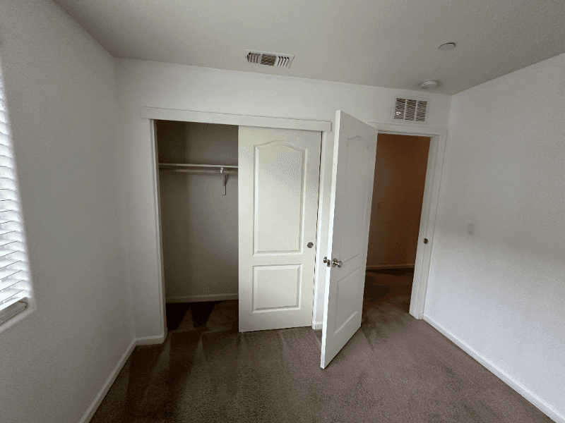 Plumas Lake Single Room: 1335 Meadow Ranch St