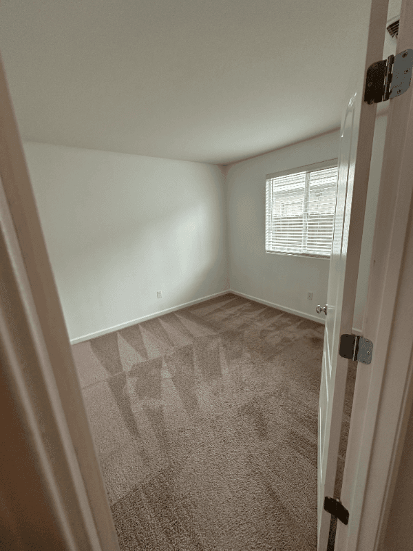 Plumas Lake Single Room: 1335 Meadow Ranch St